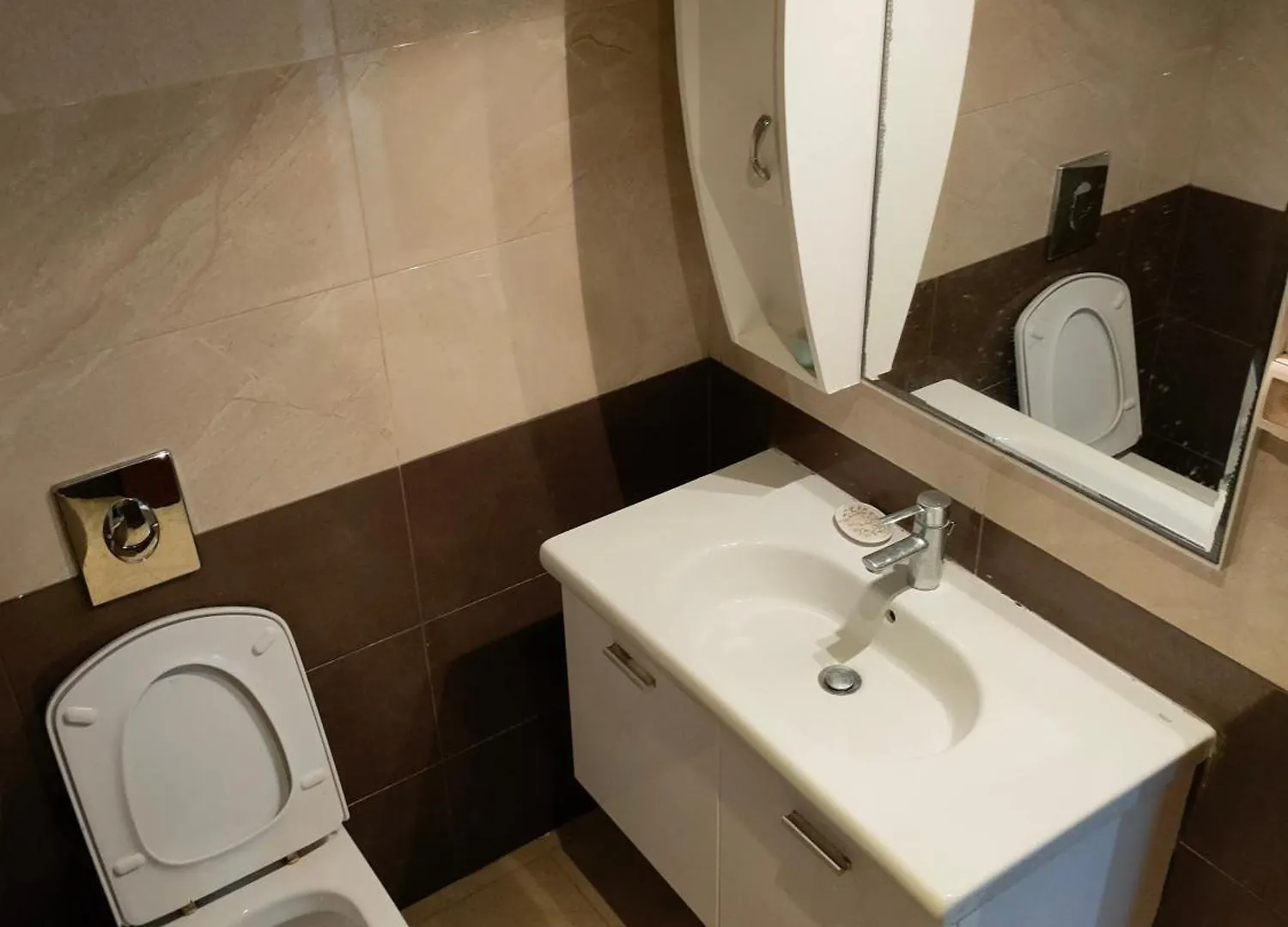 Luxe & Vip Appartement A Cote De Tunsia Mall Lac 2 Tunis 0*,  Tunisia
